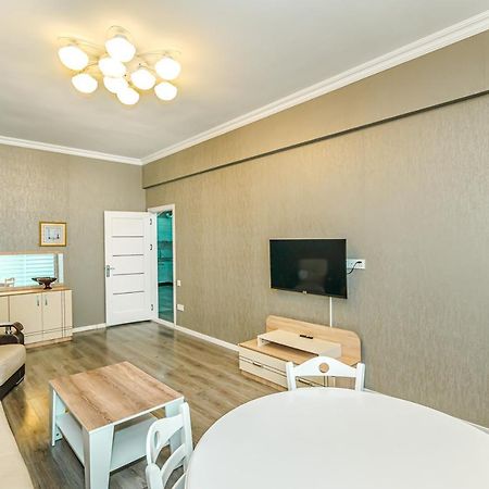 Luxury 2 Room Apartment In The Center Baku Exterior photo