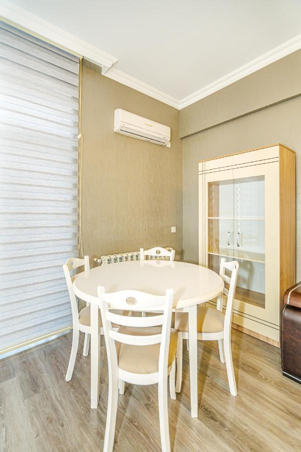 Luxury 2 Room Apartment In The Center Baku Exterior photo