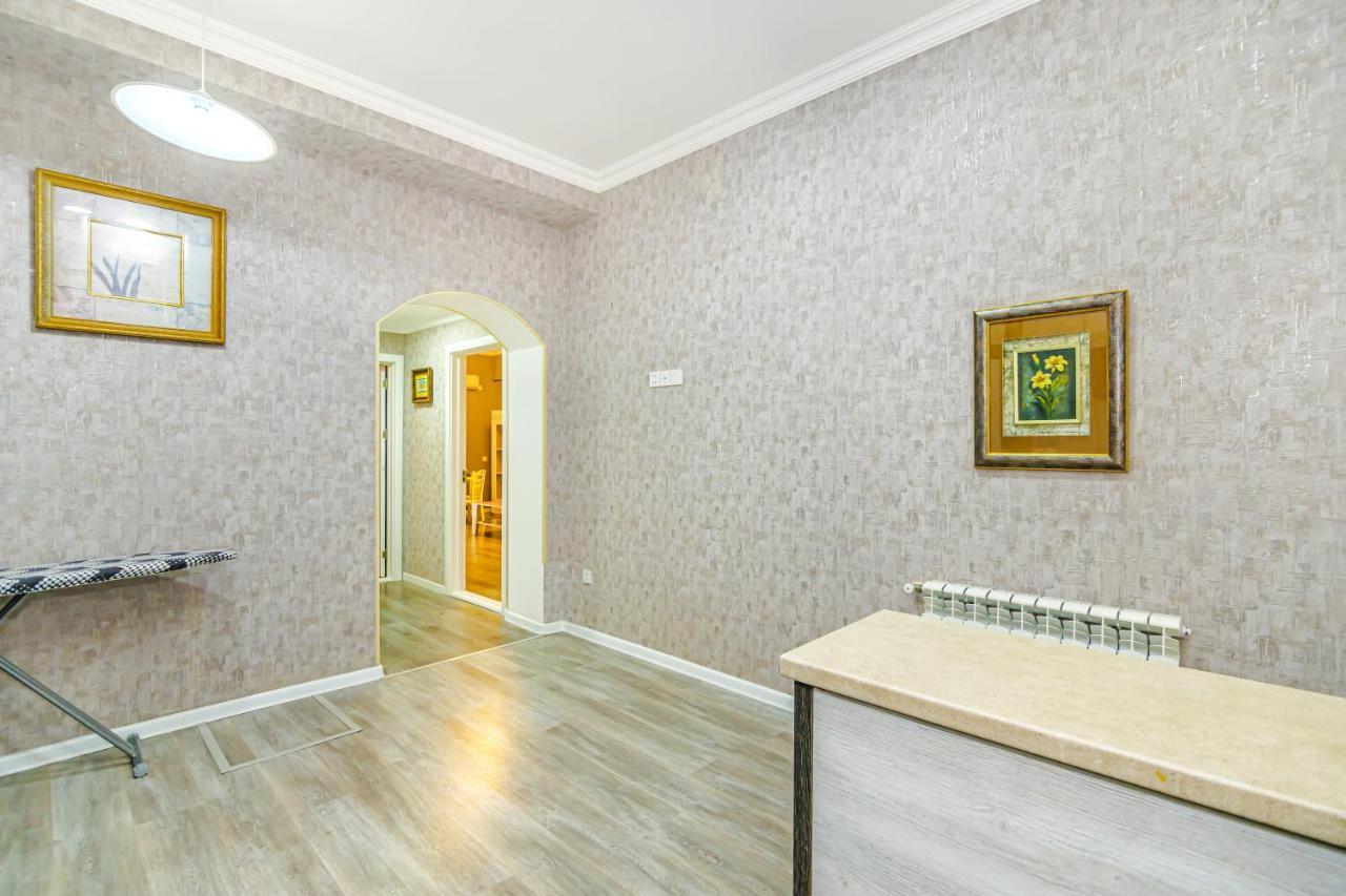 Luxury 2 Room Apartment In The Center Baku Exterior photo
