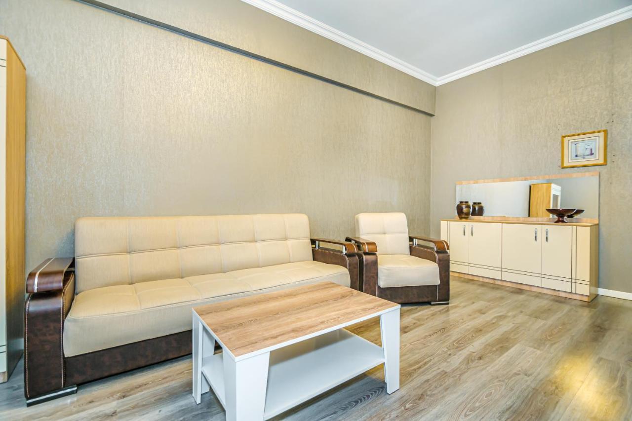 Luxury 2 Room Apartment In The Center Baku Exterior photo